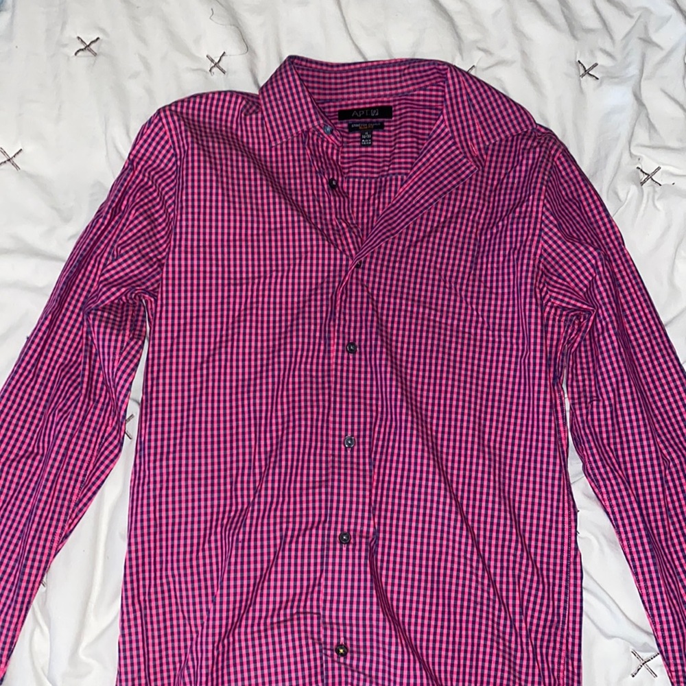 Mens slim fit dress shirt👔 great condition, smoke free home!🙂